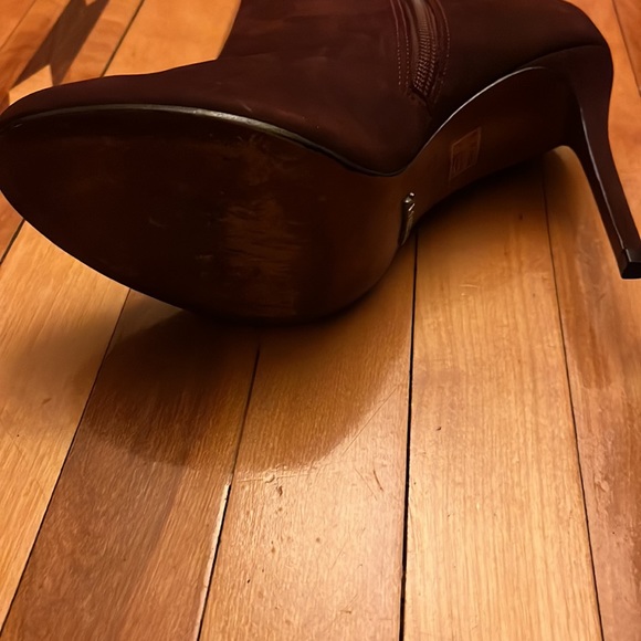 Schutz burgundy ankle booties size US 9 slightly worn - Picture 4 of 4